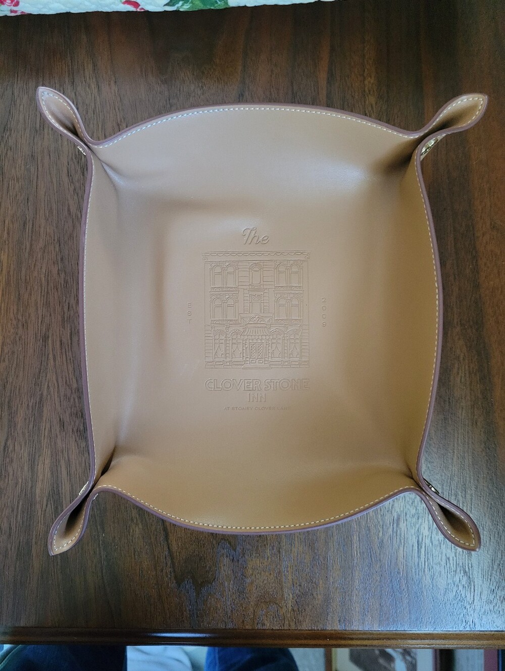Stoney Clover Lane Inn Valey Tray
